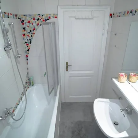 Cosy And Spacious In The Heart Of *