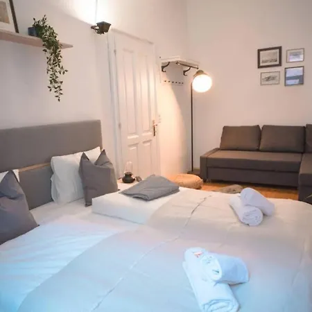 Apartament Cosy And Spacious In The Heart Of